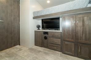 5-8631 South Shore Rd — listing photo 15 of 47