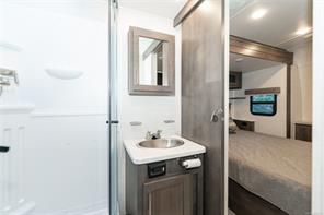 5-8631 South Shore Rd — listing photo 22 of 47