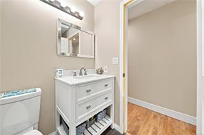 832 Parkside Way — listing photo 20 of 45