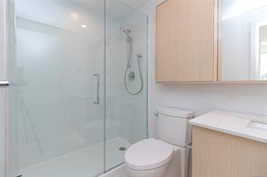 1010-1100 Yates St — listing photo 19 of 34