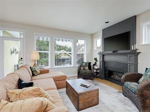 134 Clarence St — listing photo 15 of 62