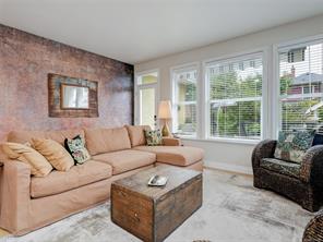 134 Clarence St — listing photo 16 of 62