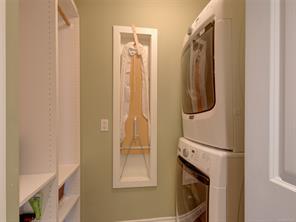 134 Clarence St — listing photo 35 of 62