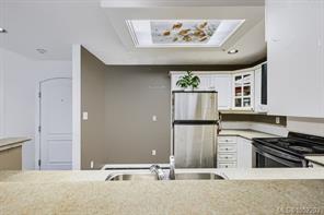 204-1083 Tillicum Rd — listing photo 14 of 56