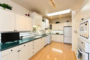 10-942 Boulderwood Rise — listing photo 20 of 52