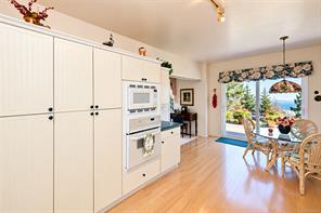 10-942 Boulderwood Rise — listing photo 23 of 52