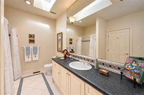 10-942 Boulderwood Rise — listing photo 32 of 52