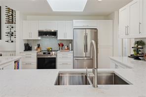 1176 Lee Rd — listing photo 15 of 71