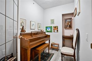 108-1521 Church Ave — listing photo 15 of 35