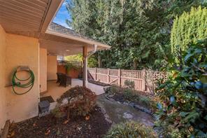 9-850 Arbutus St — listing photo 30 of 35