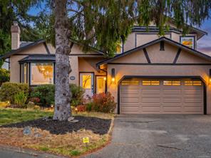 4207 Leaf Hill Green, Saanich