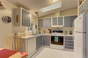 300 Lake Park Rd — listing photo 19 of 63