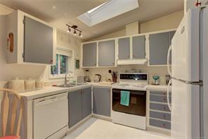 300 Lake Park Rd — listing photo 20 of 63