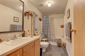 300 Lake Park Rd — listing photo 24 of 63