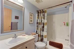 300 Lake Park Rd — listing photo 27 of 63