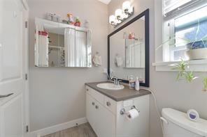 1005 Boeing Close — listing photo 16 of 22