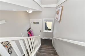1005 Boeing Close — listing photo 18 of 22