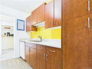 401-1665 Oak Bay Ave — listing photo 14 of 42