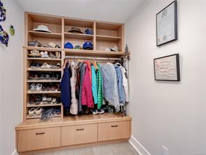 1307 Champions Crt — listing photo 26 of 40