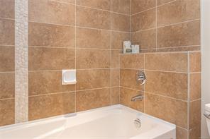 302-1395 Bear Mountain Pkwy — listing photo 25 of 33