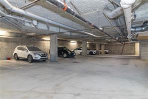 302-1395 Bear Mountain Pkwy — listing photo 31 of 33