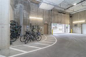 302-1395 Bear Mountain Pkwy — listing photo 32 of 33