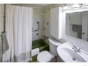 307-2095 Oak Bay Ave — listing photo 14 of 31
