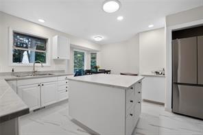 5334 Georgiaview Cres — listing photo 18 of 44