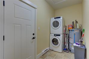 21-300 Grosskleg Way — listing photo 29 of 43
