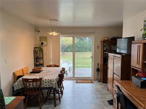 845 Old Esquimalt Rd — listing photo 16 of 20