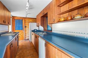 550 Arbutus Ave — listing photo 13 of 37