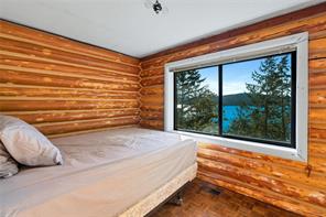 550 Arbutus Ave — listing photo 16 of 37