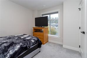 6897 Beaton Rd — listing photo 19 of 48
