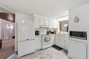 944 POPLAR Way — listing photo 27 of 37