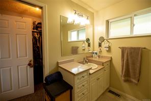247 Harbour Rd — listing photo 19 of 43