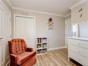 201-991 Cloverdale Ave — listing photo 19 of 37