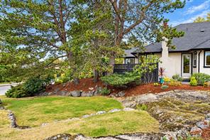 901 Foul Bay Rd — listing photo 51 of 73