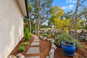 901 Foul Bay Rd — listing photo 60 of 73