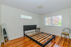 129 Moss St — listing photo 17 of 41