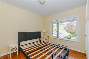 129 Moss St — listing photo 24 of 41