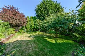 129 Moss St — listing photo 27 of 41