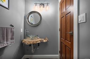 521 Fourneau Way — listing photo 28 of 61