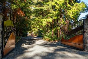 521 Fourneau Way — listing photo 41 of 61