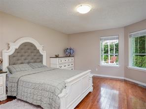 1395 Epsom Close — listing photo 18 of 34