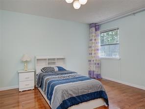 1395 Epsom Close — listing photo 24 of 34
