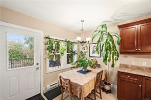 2614 Scott St — listing photo 18 of 46