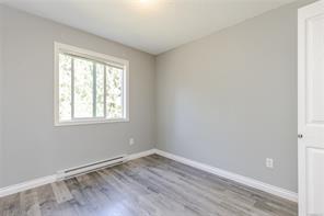 293 Applegreen Ave — listing photo 14 of 39