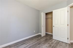 293 Applegreen Ave — listing photo 16 of 39