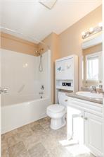 293 Applegreen Ave — listing photo 20 of 39