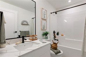 205-1114 Samar Cres — listing photo 14 of 52